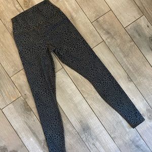 ALO Airlift Sz Small Leopard Leggings